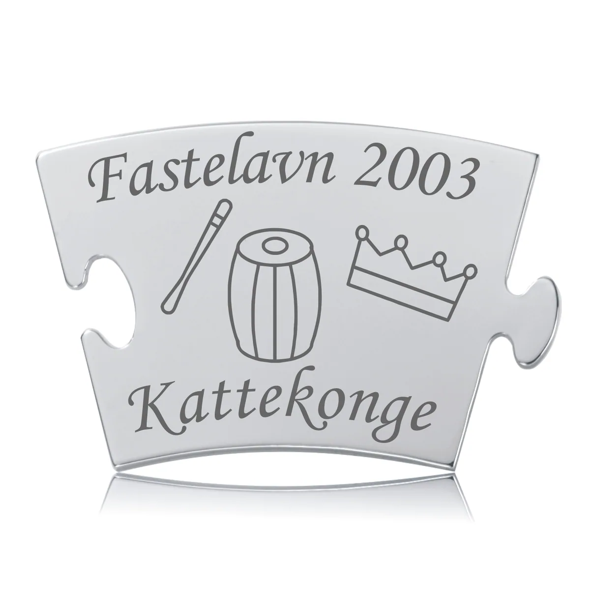 Memozz Classic brik "Kattekonge" i sølvfarvet rustfrit stål med gravering af tønde, kølle og krone
