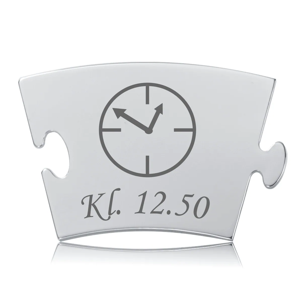 Memozz Classic brik i blankt rustfrit stål med graveret ur og teksten "Kl. 12.50"