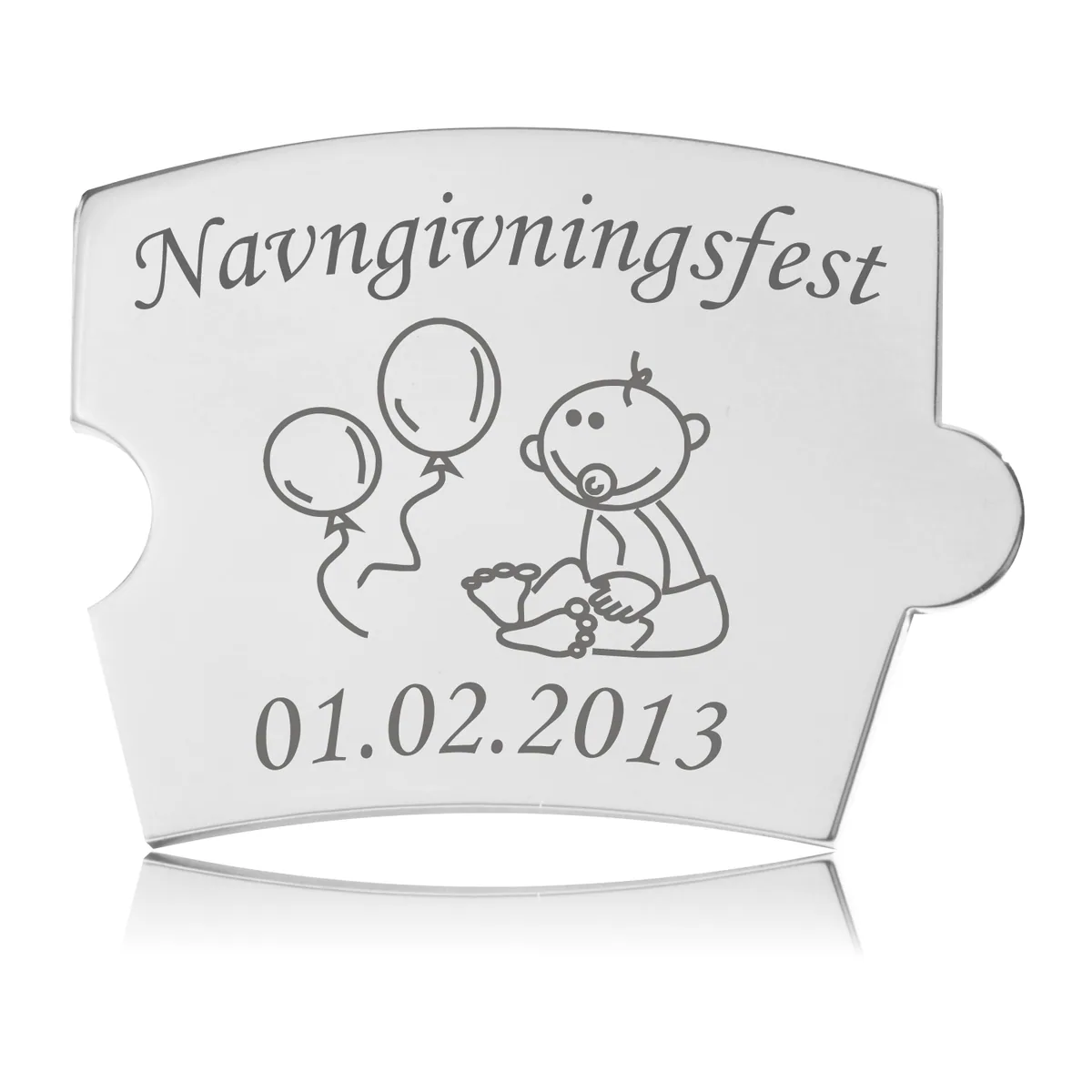 Memozz Spin brik i håndpoleret rustfrit stål med gravering af en baby, balloner og teksten "Navngivningsfest"