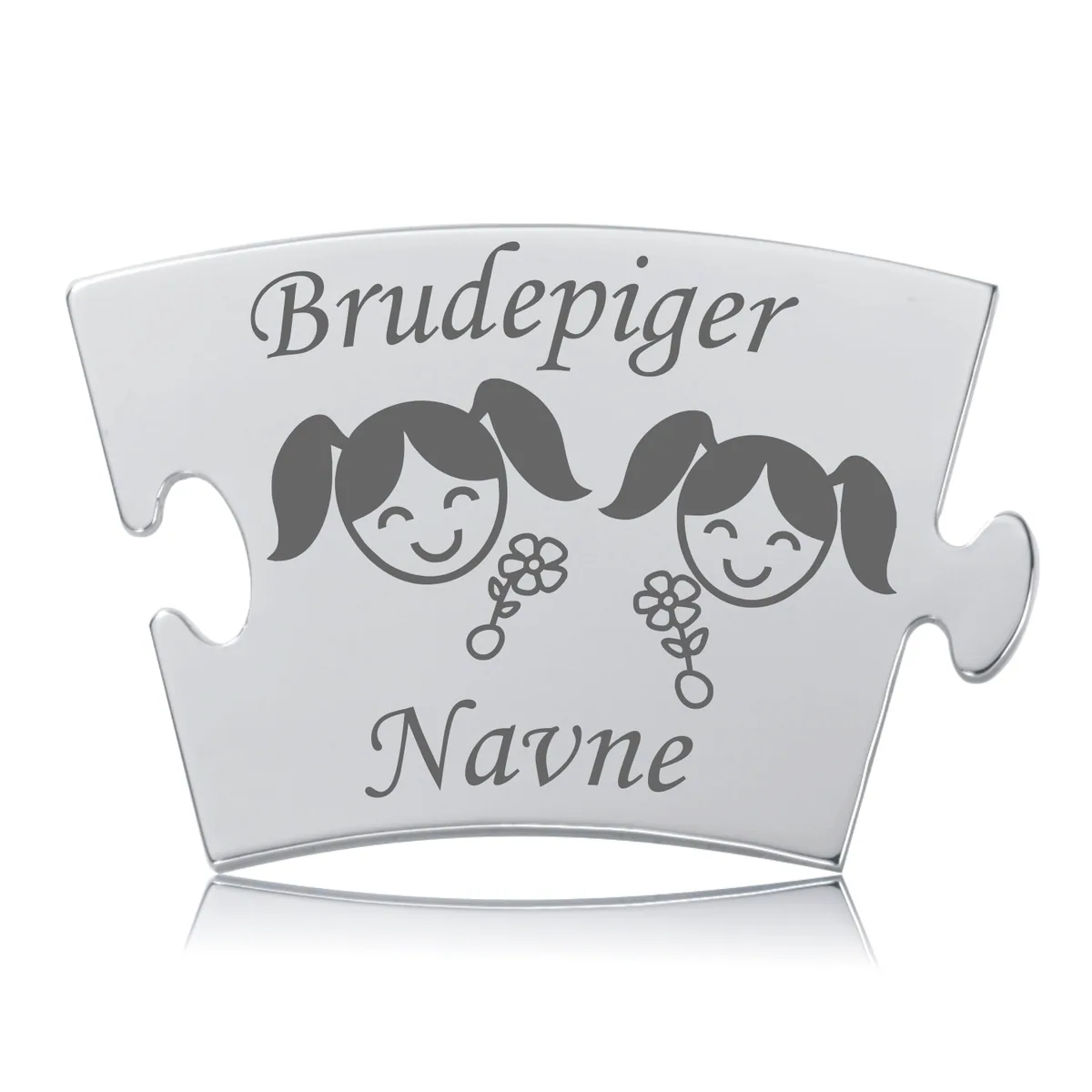 Memozz Classic Brudepiger brik i poleret stål med gravering af to piger og teksten "Brudepiger Navne"