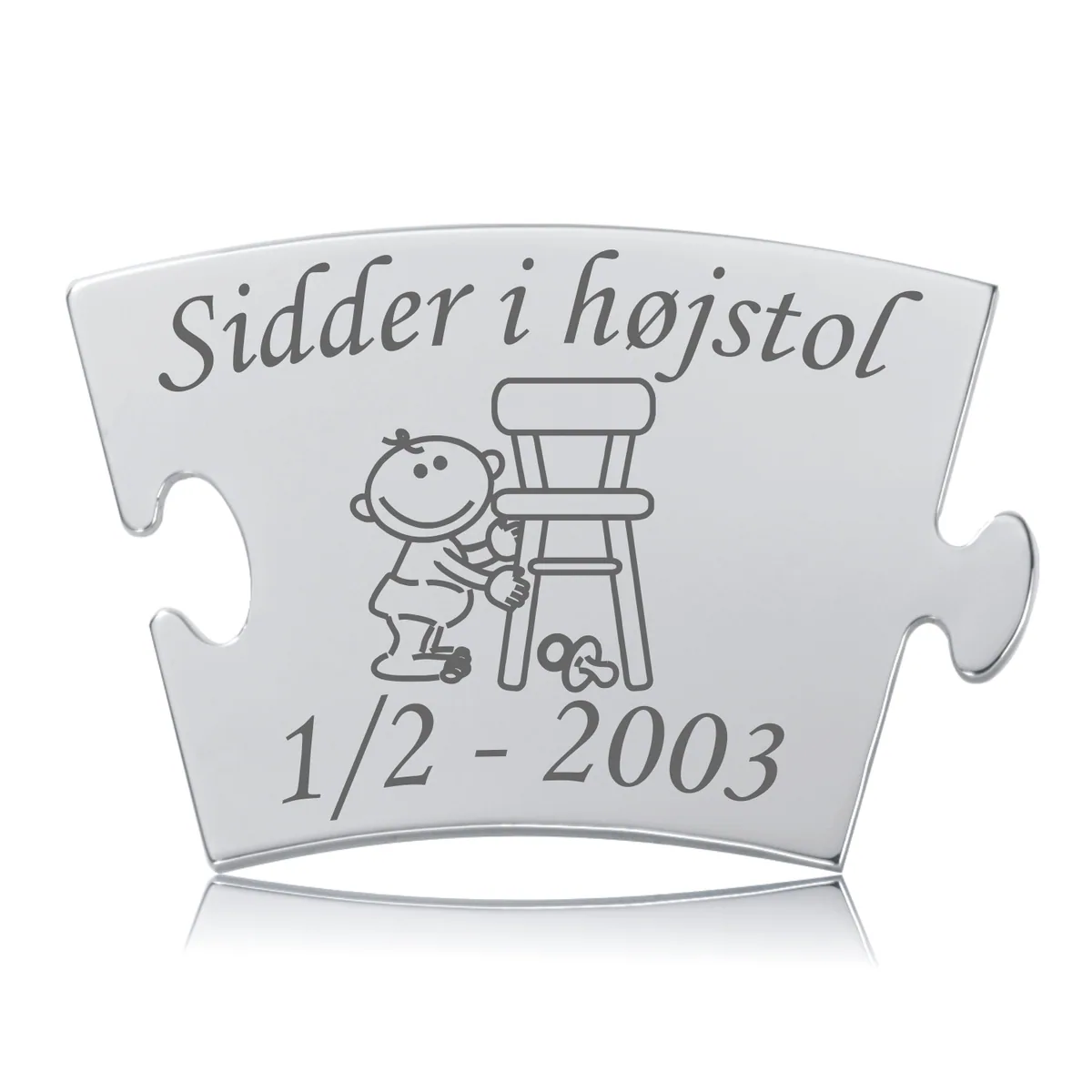 Memozz Classic brik "Sidder i Højstol" i rustfri stål med lasergravering af baby i højstol
