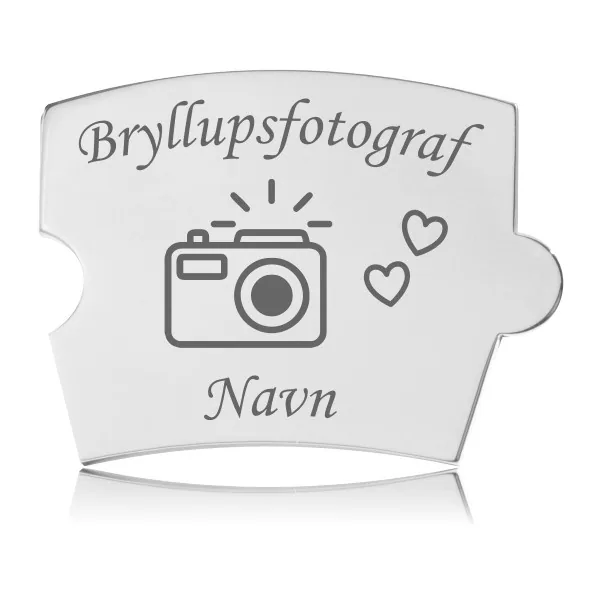 Memozz Spin brik i poleret rustfrit stål med gravering: Bryllupsfotograf, kameraikon og to hjerter. Plads til navn.